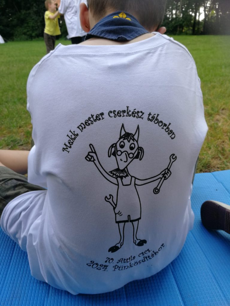 Mekk Mester op scoutskamp – waar ieder kind zijn eigen T-shirt drukte